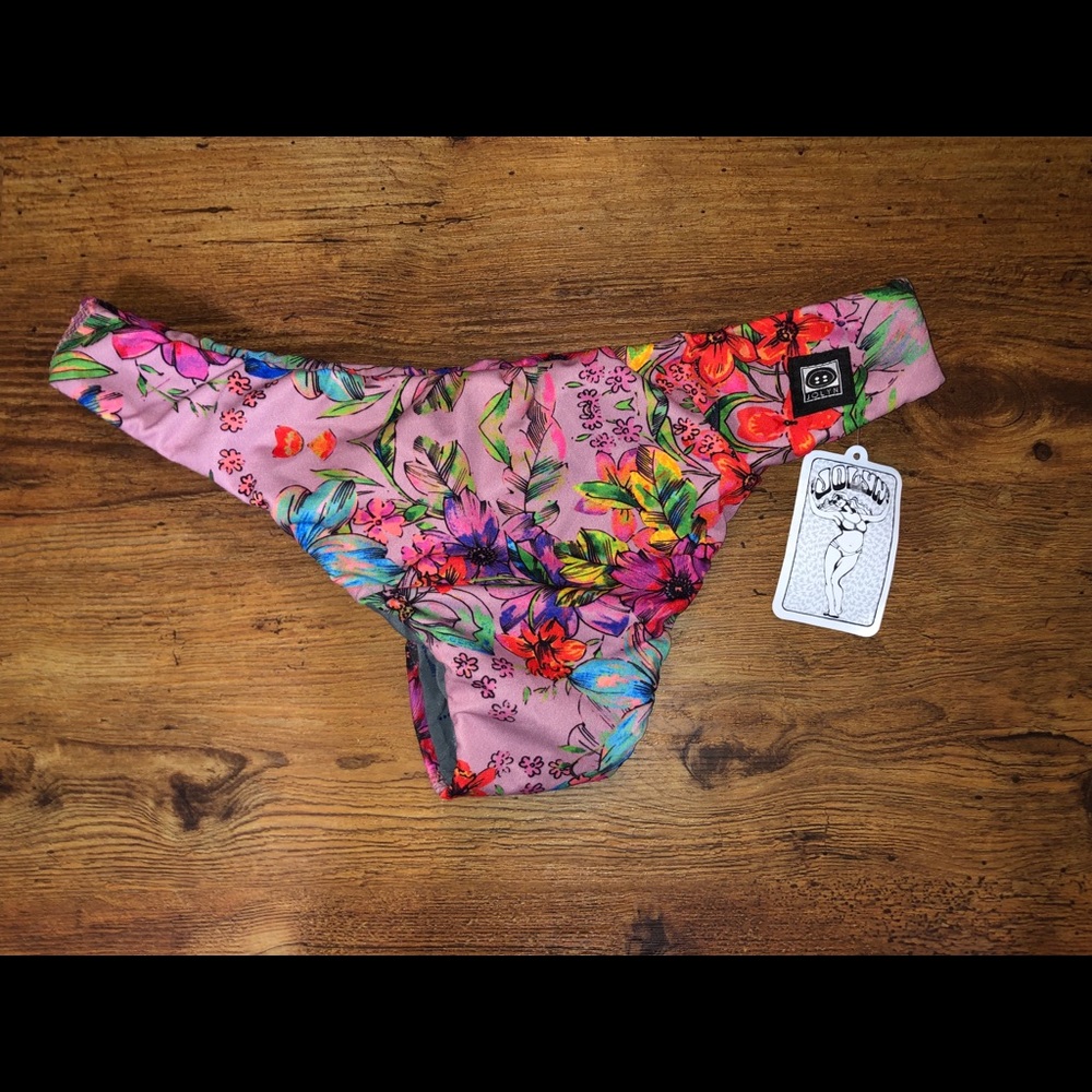 Jolyn Manhattan Swim Bottoms NWT Size L